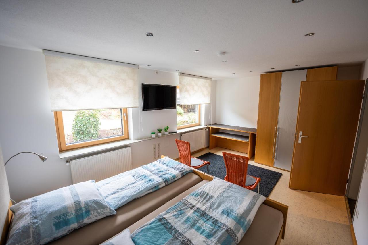 Laendliche 2-Zimmer Wohnung Bad Ditzenbach Bagian luar foto